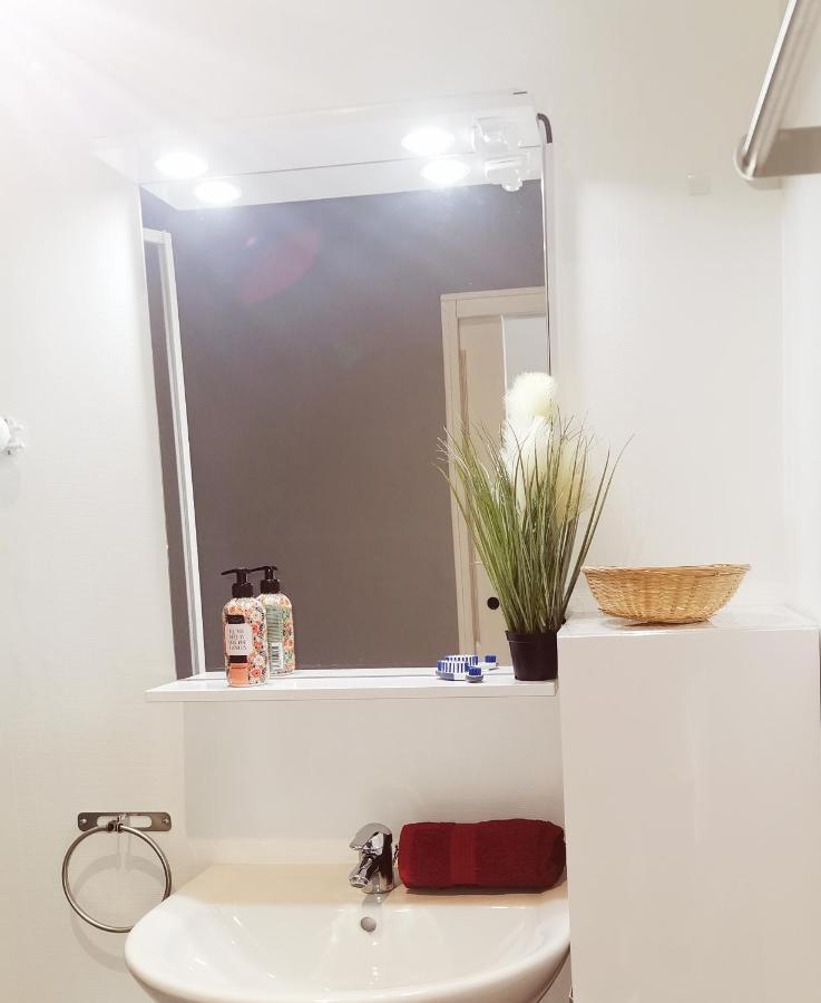 Studio Balcon De La Place Динан Экстерьер фото
