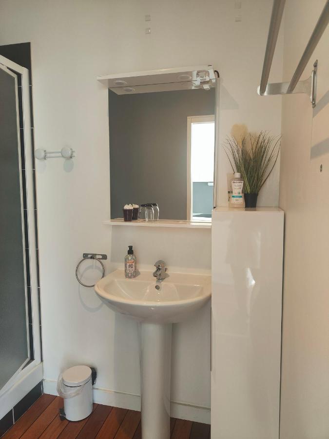 Studio Balcon De La Place Динан Экстерьер фото